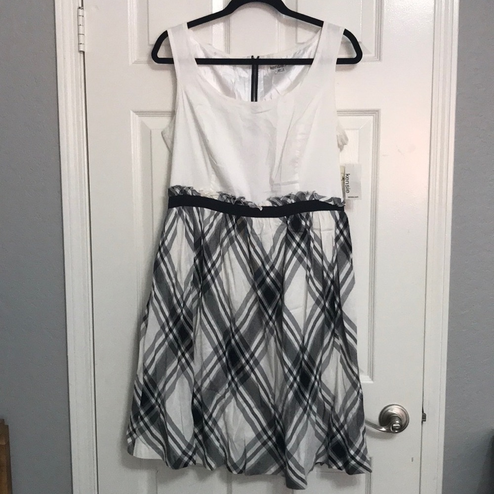 NWT Kenzie party dress. L white black plaid